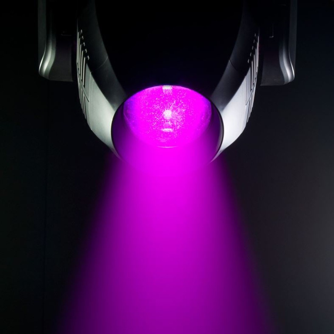 American DJ Vizi CMY 300 LED Movinghead
