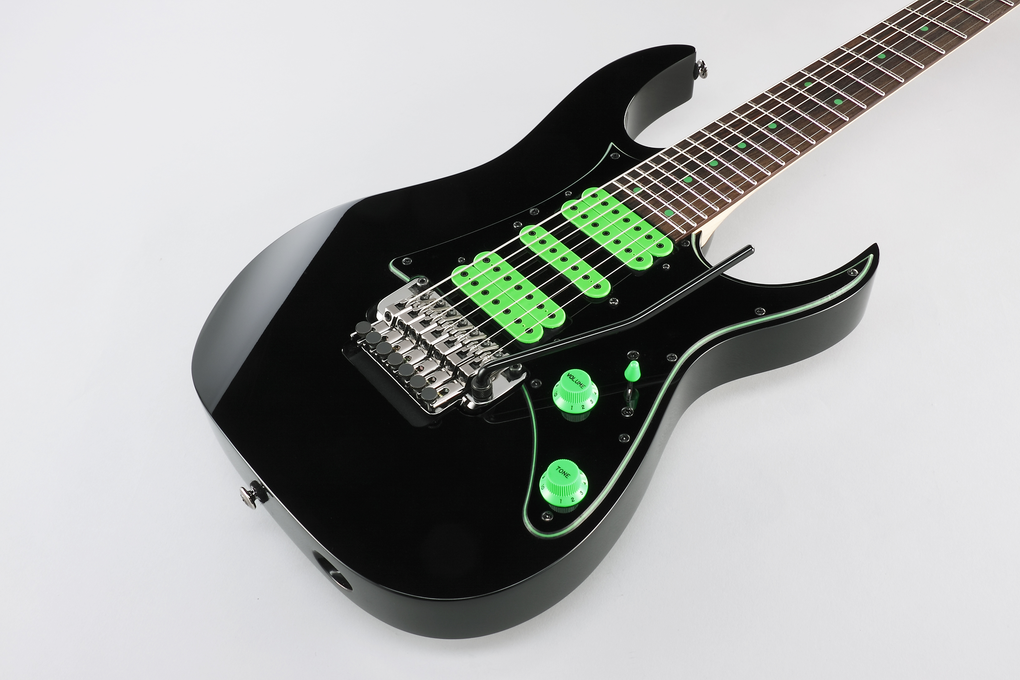 Ibanez UV70P BK